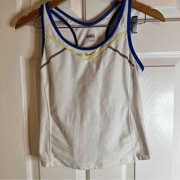 Nike‎ Workout Top Dri Fit with Built in Bra Support. Size Medium. - Picture 1 of 5